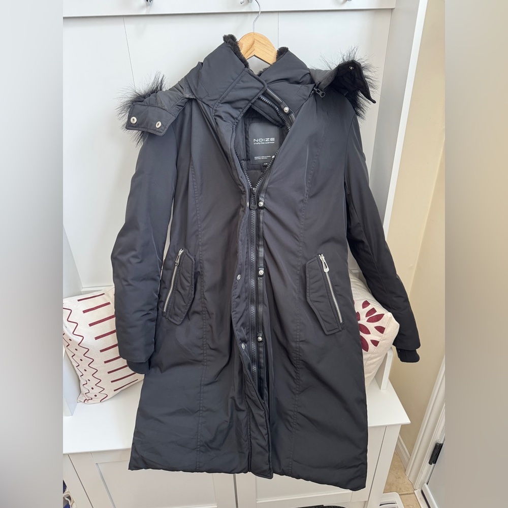 Noize Women's Black Puffer Coat - Picture 3 of 10